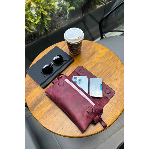 Bordo Hakiki Deri Unisex Çanta: Fermuarlı, Mıknatıslı ve Tutamaçlı Telefon Bölmeli, Gerçek Deri Şıklığı